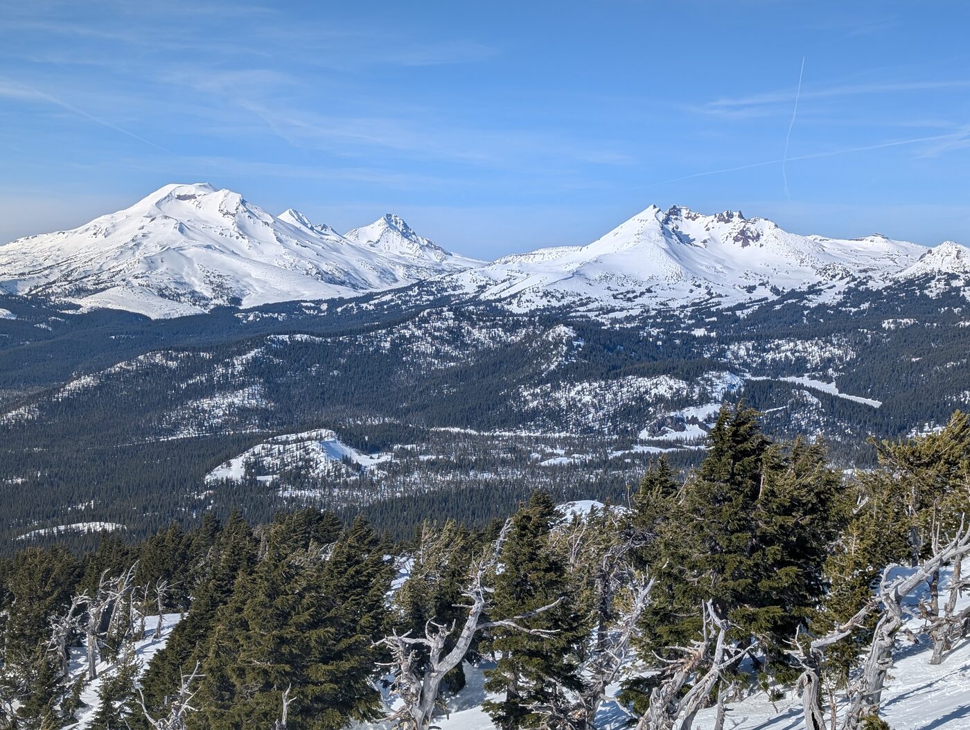 Snowy Cascade mountain peaks